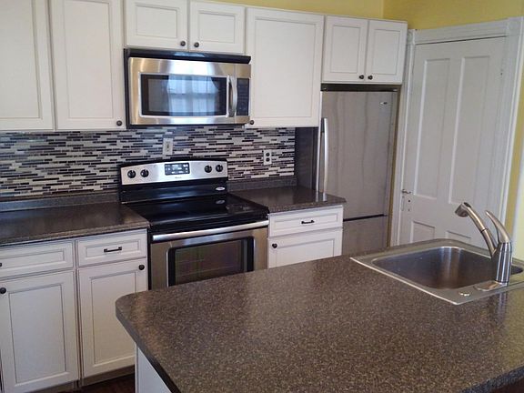 Updated eat in Kitchen