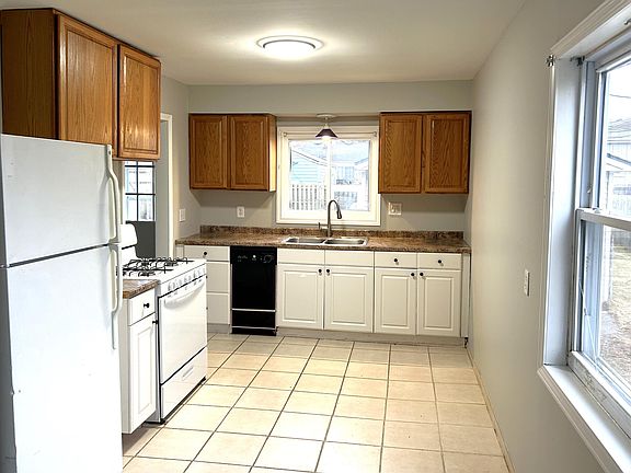 4th image of 534 Glenwood Ave