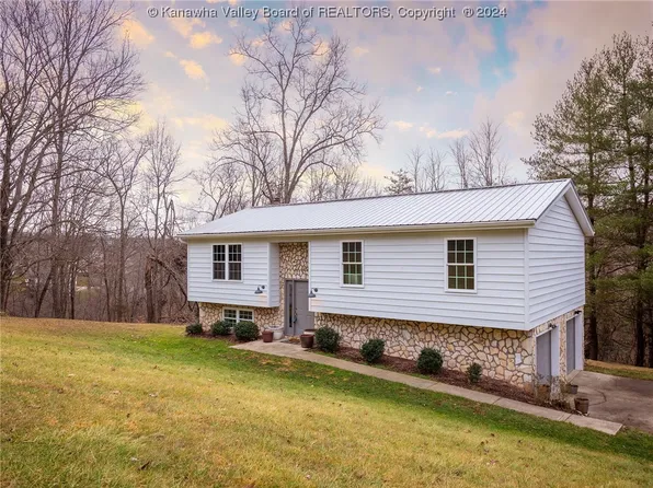 4 Deer Run, Hurricane, WV 25526