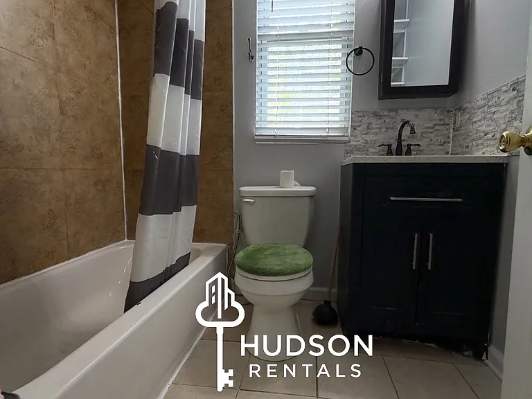 625 Bramhall Ave #1R — Photo 5