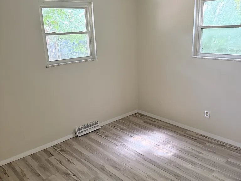 2420 Ulrich Ave — Photo 4