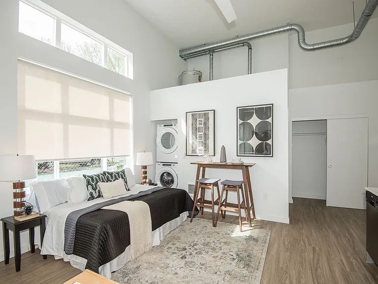 2320 N Vancouver Ave #105 — Photo 4