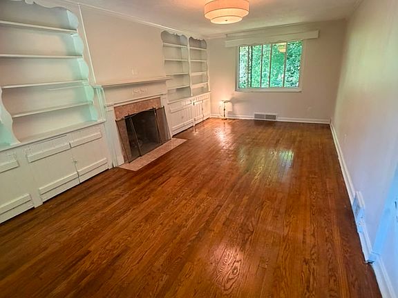 3rd image of 2381 Collins Rd
