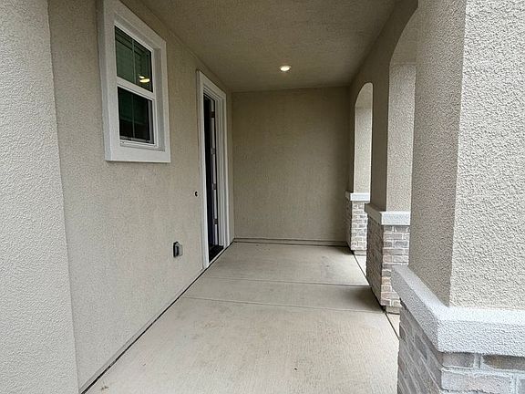 3rd image of 8404 Sinesky Way