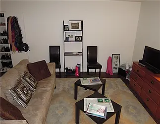 Rented by R New York