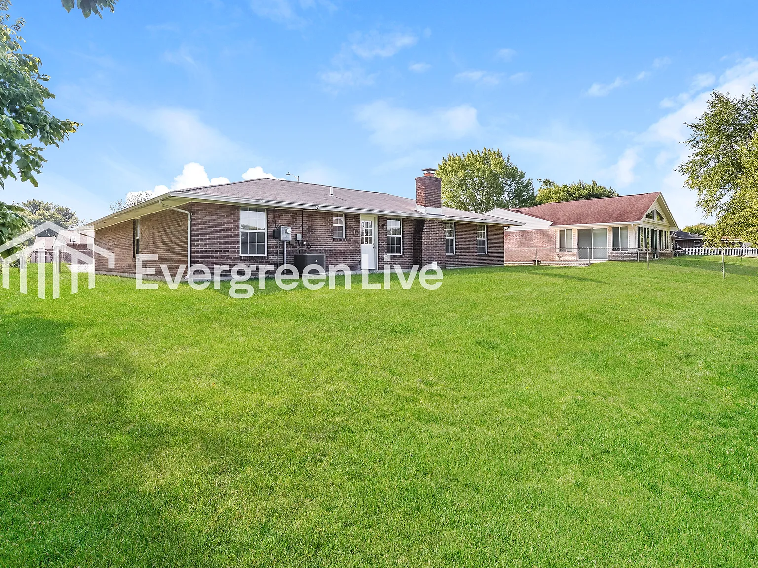 3 bed, 2.0 bath, 1757 sqft, $1,645 — Photo 2
