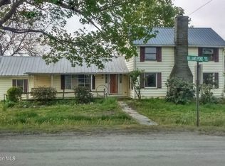 28 Williams Pond Rd, Montrose, PA 18801