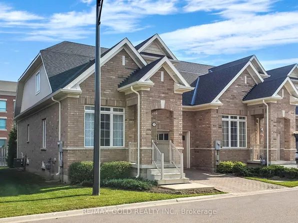 9 Lobelia St, Brampton, ON L6R 3Z6