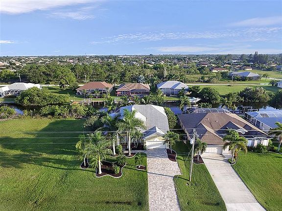 3rd image of 2616 Surfside Blvd
