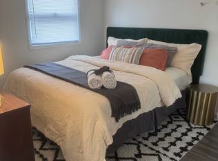 6 W Rand Rd #B, Villa Park, IL 60181