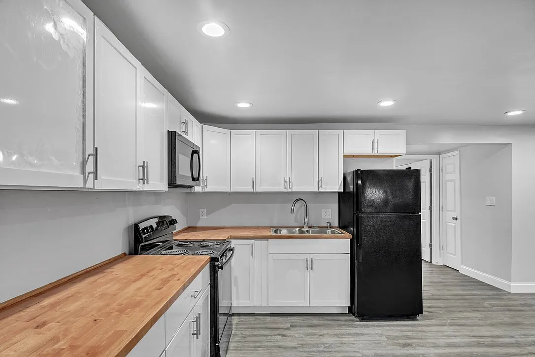 2 bed, 750 sqft, $1,200 — Photo 1