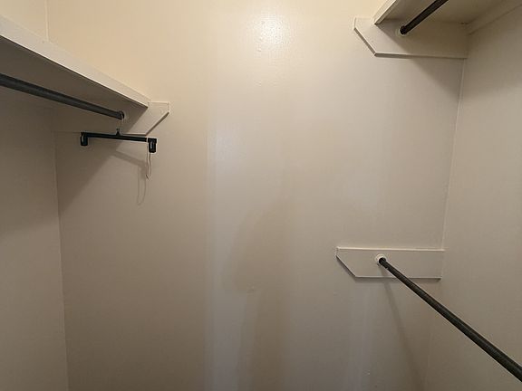 4th image of 39 Middleton Pl #4