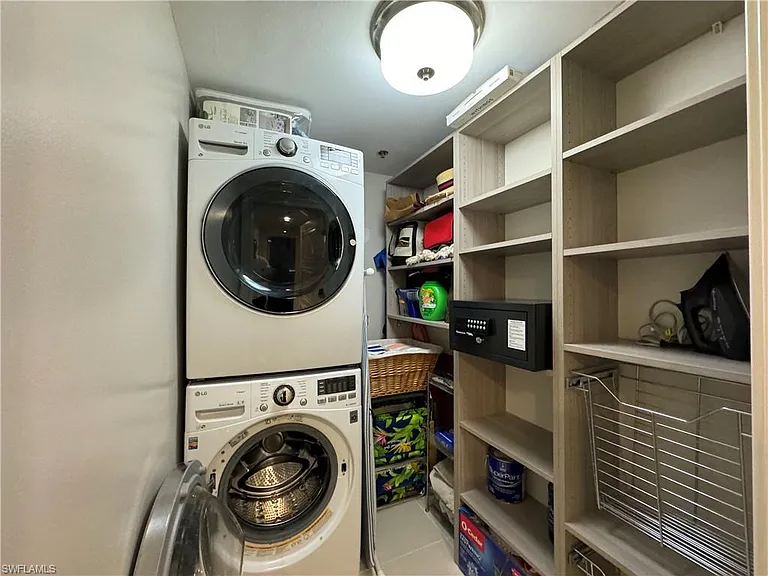 365 5th Ave S #303 — Photo 37