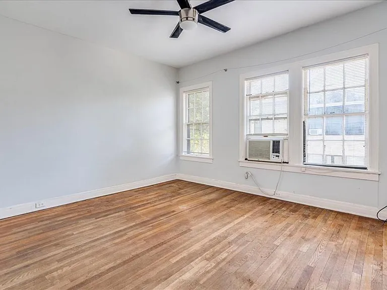 1916 Robbins Pl — Photo 10