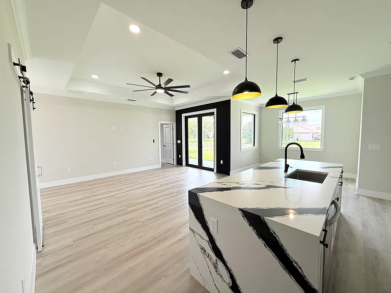 1019 Cedartree Ave — Photo 6