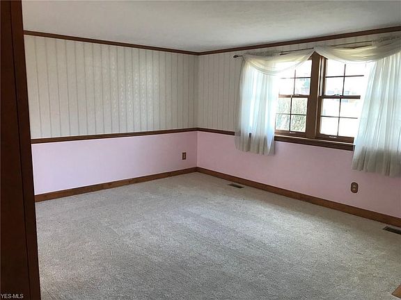 3rd image of 1300 Patton Ct