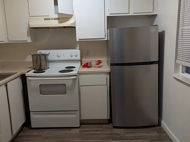 1484 Lewis St #4 — Photo 8