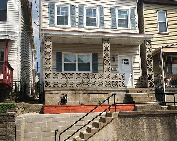 605 Griffin St — Photo 1