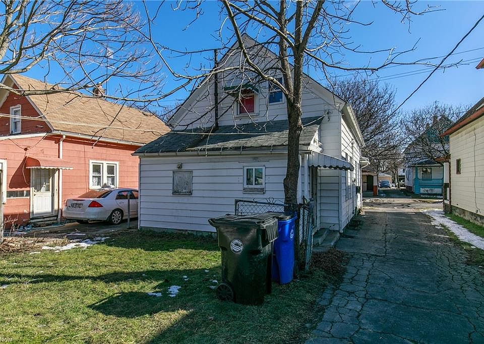 2nd image of 3424 W 47th St