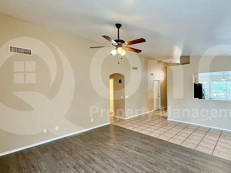 2239 E Morrow Dr — Photo 6