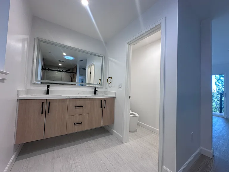 Master Bedroom Vanity/ Toilet