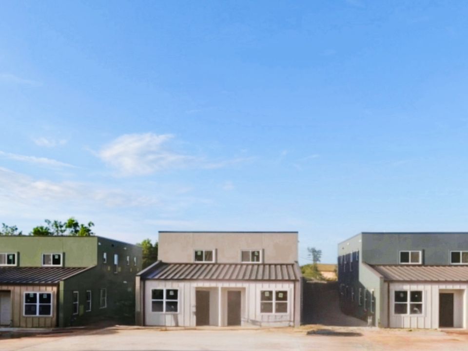 1st image of 1100 E Hurd St #11428862