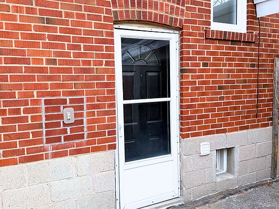 2nd image of 41 Bainbridge Ave #Basement
