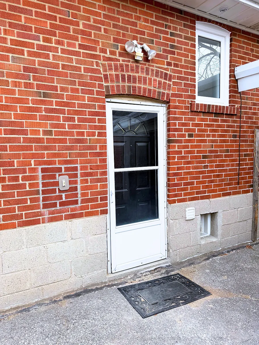 Building Photo - 41 Bainbridge Ave #BASEMENT