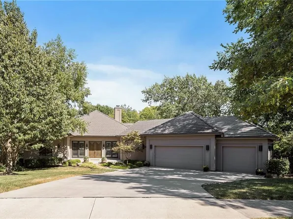 11817 Pawnee Ln, Leawood, KS 66211