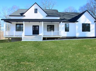 4 Newbury St, Haddam, CT 06438