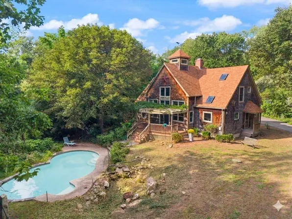 225 Westford St, Chelmsford, MA 01824