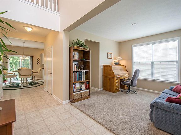 3rd image of 3421 S Glasgow Cir