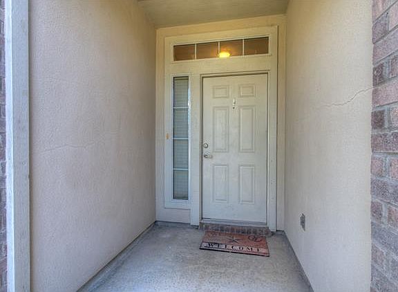 5th image of 1112 Burgess Dr