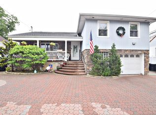 67 Hungry Harbor Rd, Valley Stream, NY 11581