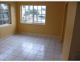 4th image of 410 NW 25th Ave
