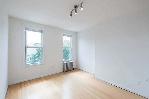 Rented by Nooklyn NYC LLC | media 39
