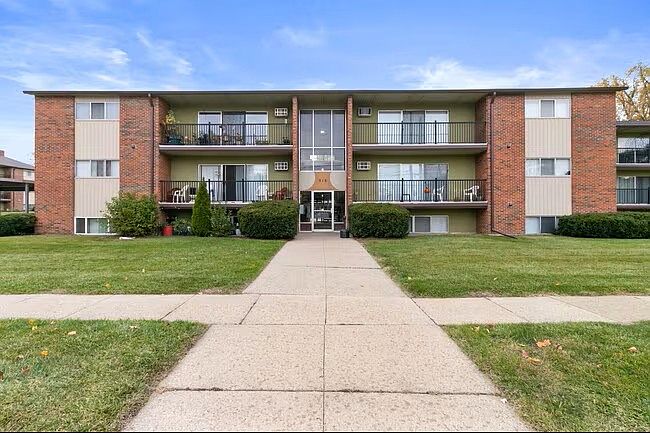 1st image of 315 E South St #23