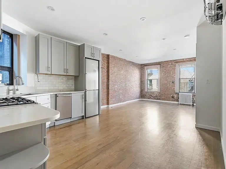 194 W 10th St #5B — Photo 1