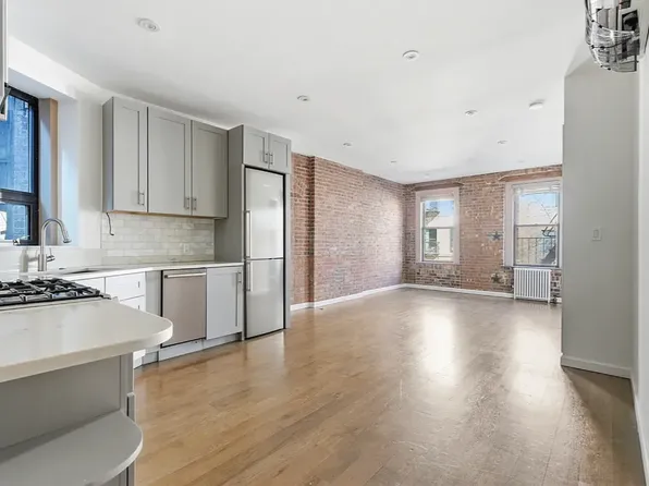 194 West Tenth Street image 1 of 10