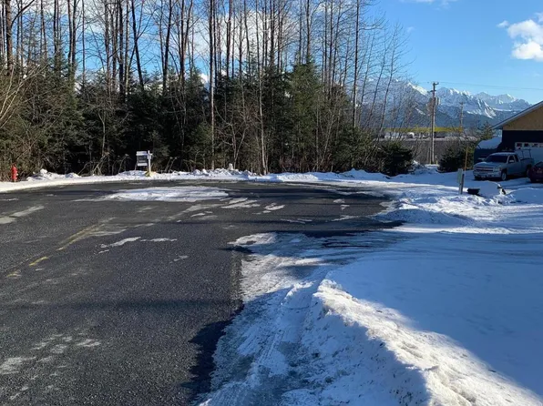 1810 Parks Pl, Seward, AK 99664