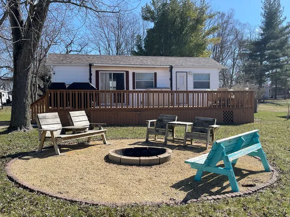23-46 Woodhaven Lakes St, Sublette, IL 61367