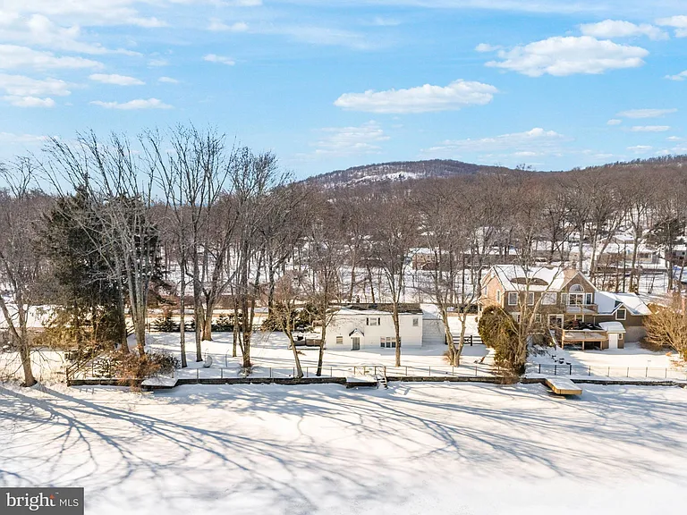 191 Lakeshore Dr — Photo 37
