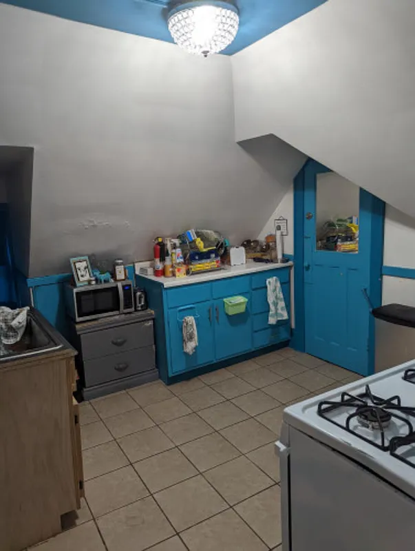 1 bed, 1.0 bath, $995 — Photo 2