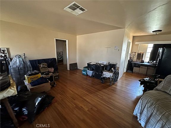 3rd image of 10396 Mountain View Ave