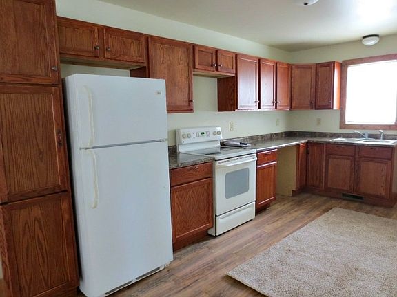 5th image of 513 W C St