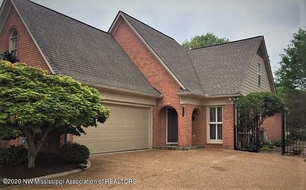 1st image of 533 Fairway Oaks Dr