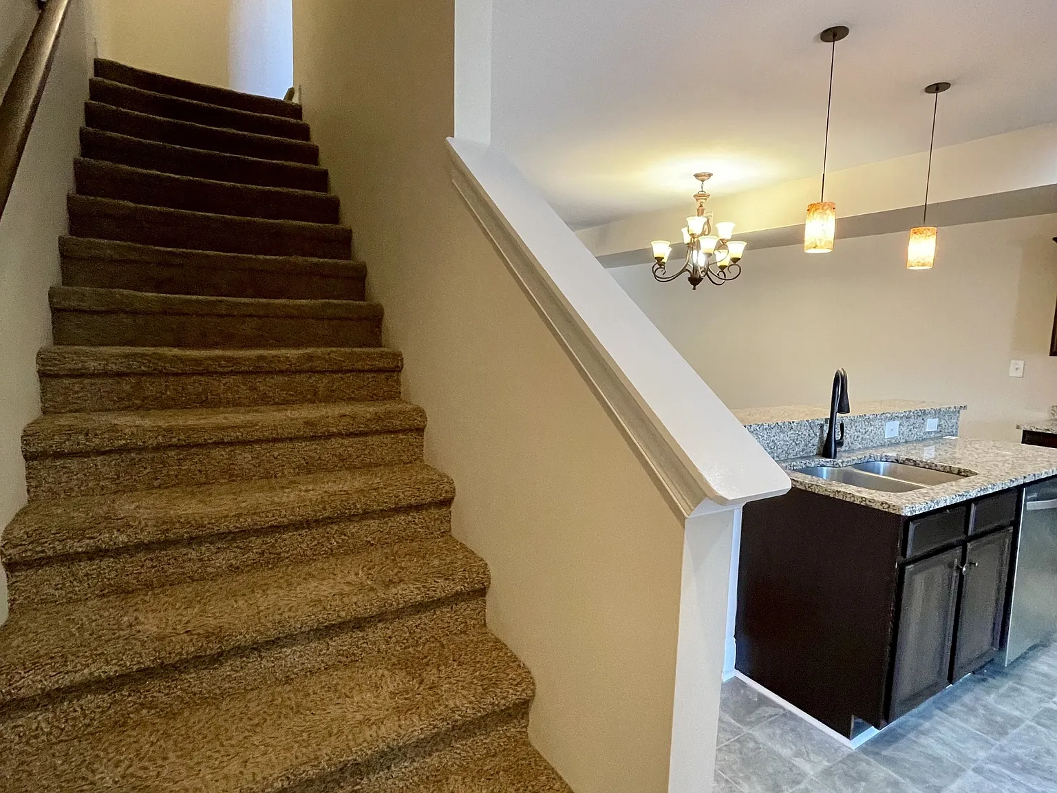 123 Portico Street - 1 — Photo 3