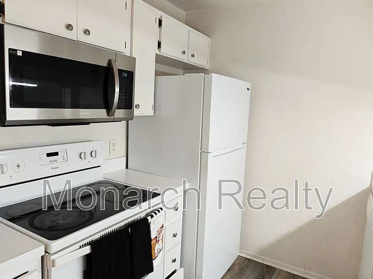 4000 SW 23rd St #5-207 — Photo 9