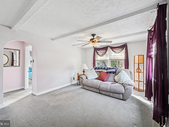 3rd image of 4410 School Ln