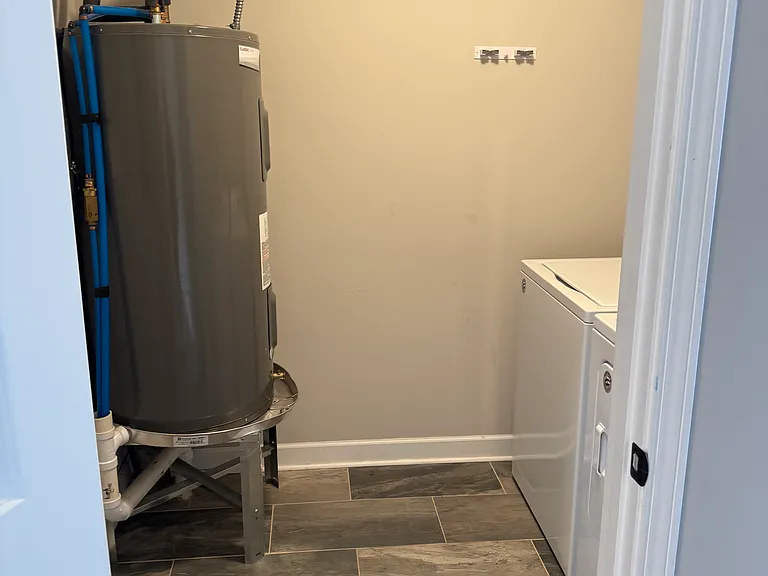 66 Bellvue Dr — Photo 21
